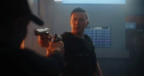 暗网系列紧张动作场面